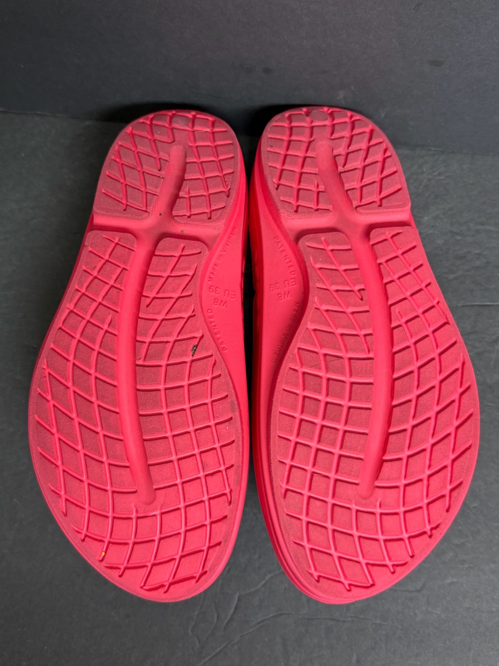 Oofos OOmega OOlala Sandals Womens Size 8 Neon Pink Thick Recovery Slides Shoes - Picture 7 of 9